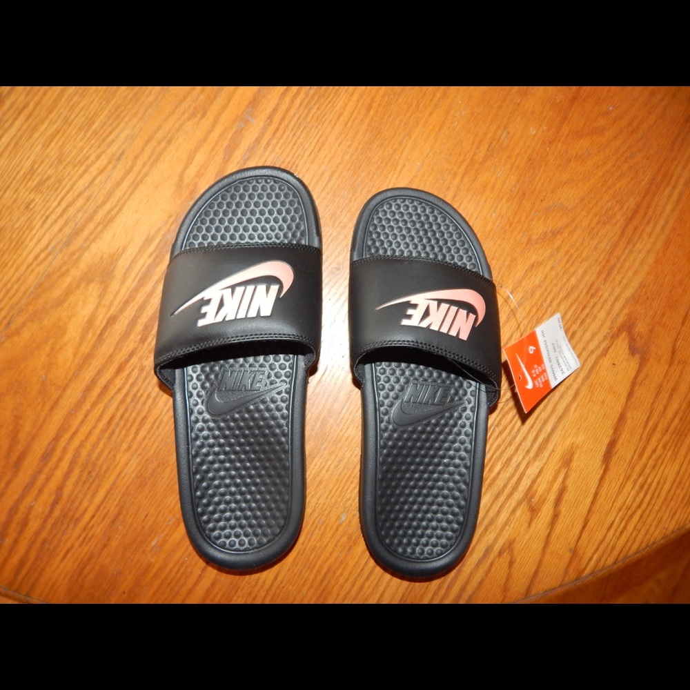 New Nike slides women’s sz 9